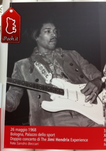 Una foto di Jimi Hendrix - Battaglia si esibì prima della sua salita sul palco
