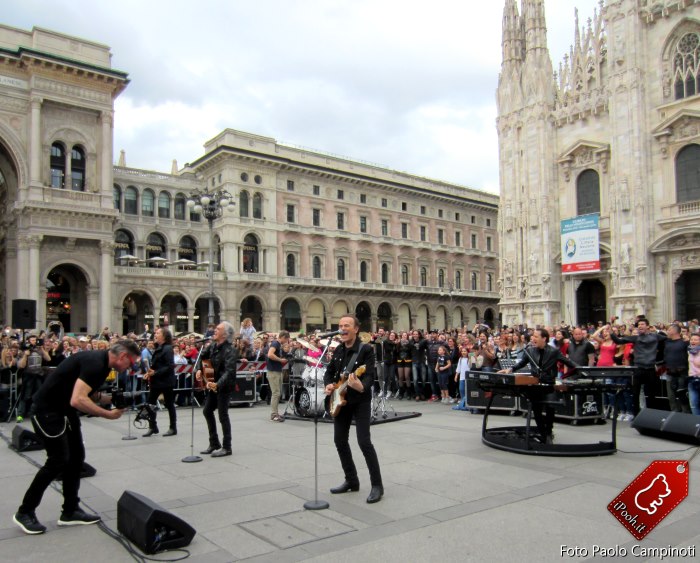 I Pooh in Piazza Duomo a Milano