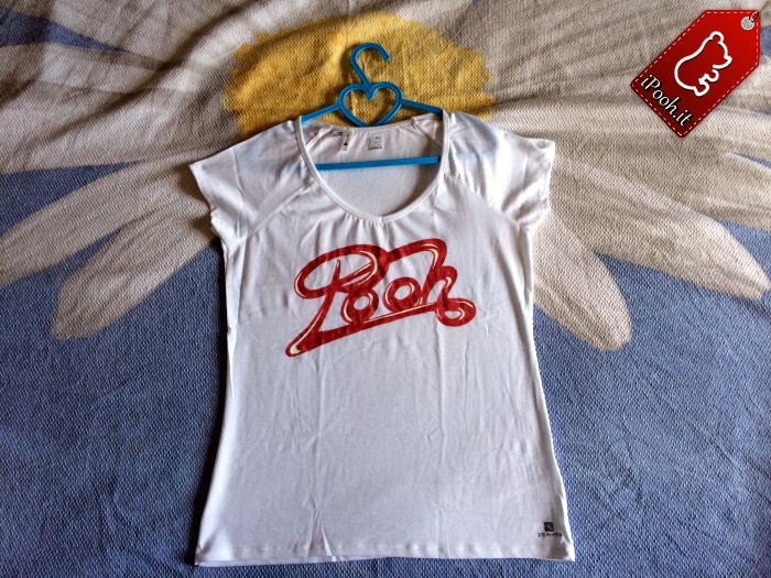 La maglietta con il logo Pooh La maglietta con il logo Pooh