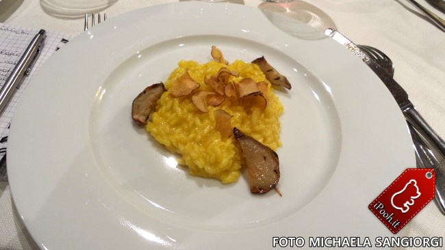 Risotto allo zafferano con topinambur in due consistente